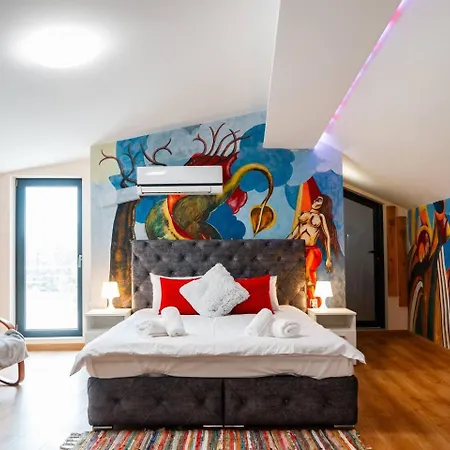 Artistic Loft With Amazing View, Mrenicov Appartamento