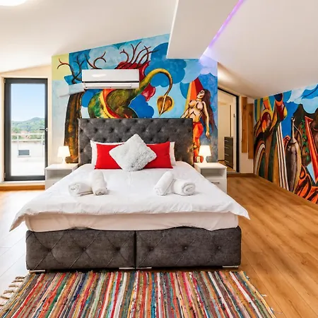 Апартаменты Artistic Loft Panoramic View Center *