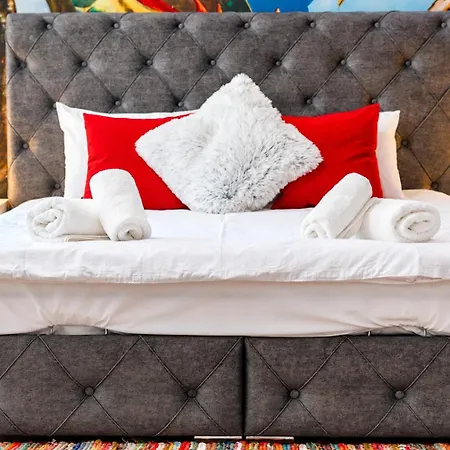 Artistic Loft Panoramic View Center Апартаменты
