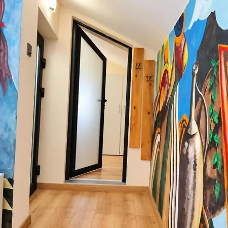 Artistic Loft Panoramic View Center Апартаменты *