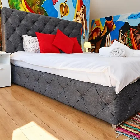 Artistic Loft Panoramic View Center Апартаменты *