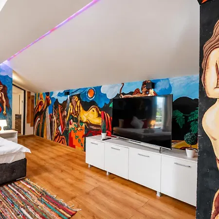 Апартаменты Artistic Loft Panoramic View Center