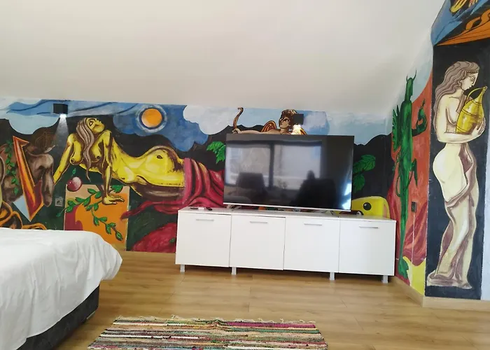 Artistic Loft With Amazing View *